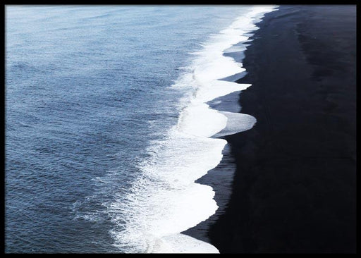 Dark Shoreline Waves Affiche